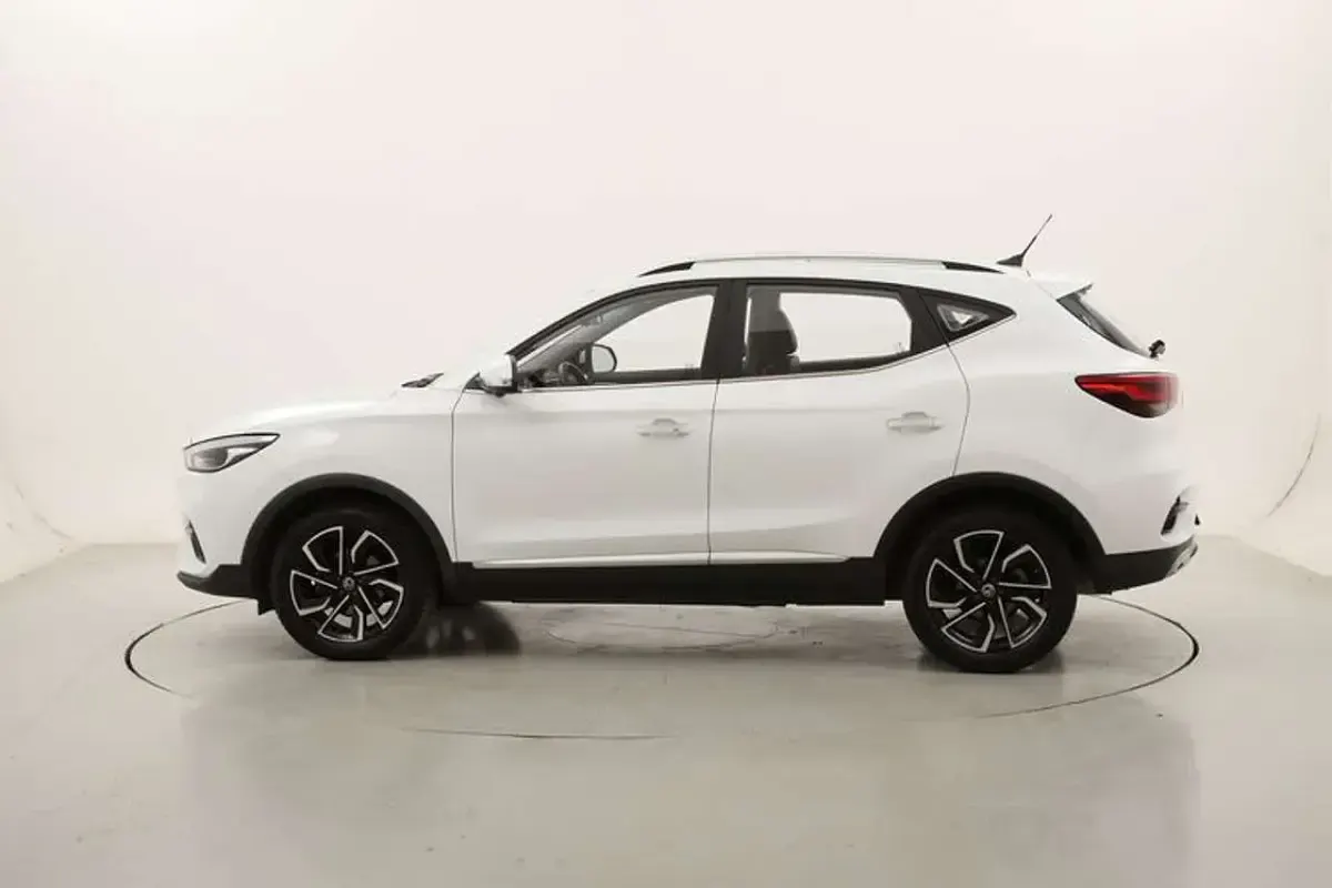 Usata MG ZS Luxury 111 CV (81 kW) 2022 Bianco SUV
