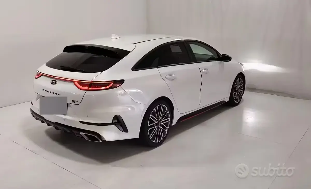 Usata Kia ProCeed 204 CV (150 kW) 2019 Bianco Station wagon