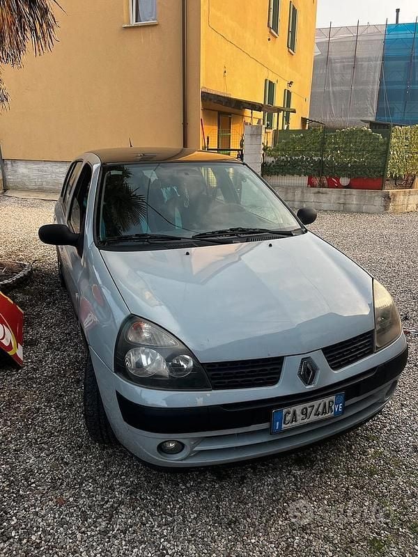 Usata Renault Clio II 2003 Berlina