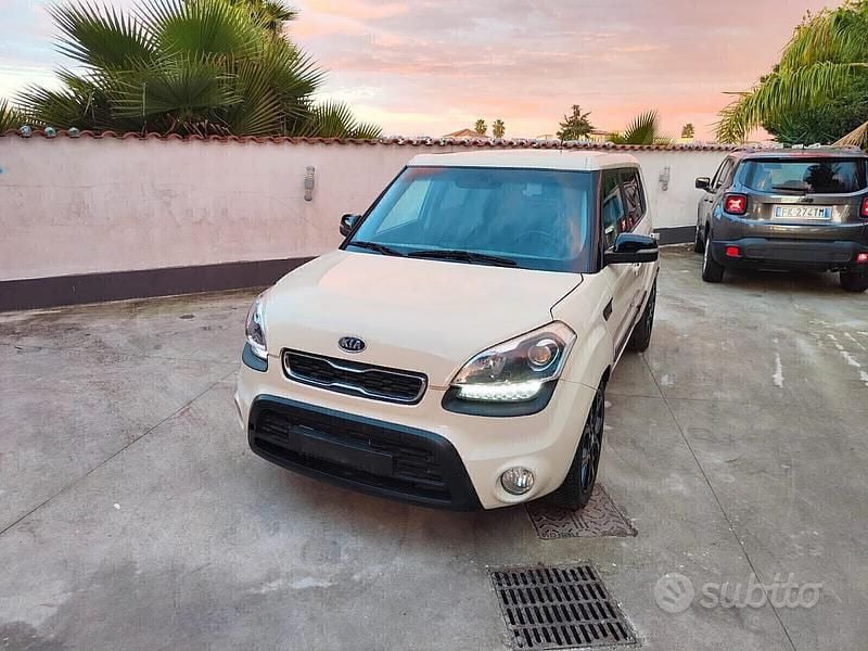 Usata Kia Soul 128 CV (94 kW) 2010 Beige SUV