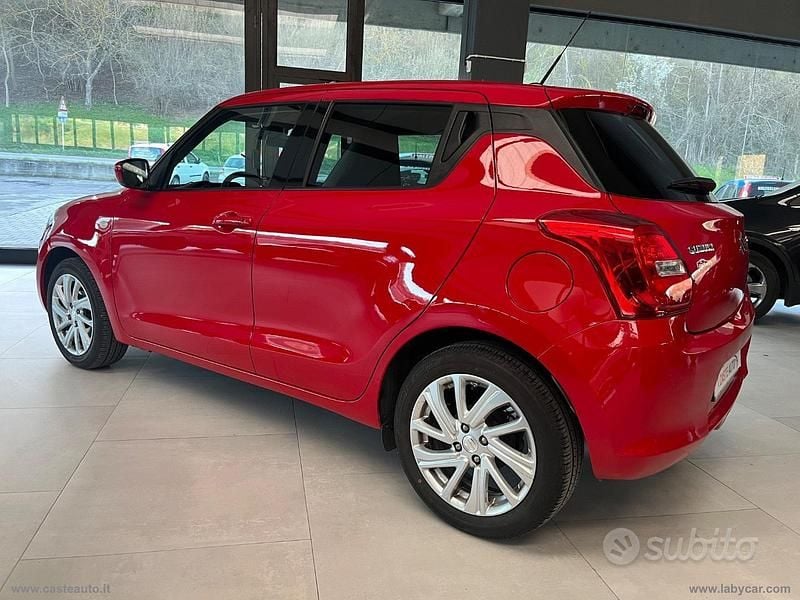 Usata Suzuki Swift 83 CV (61 kW) 2020 Rosso Utilitaria