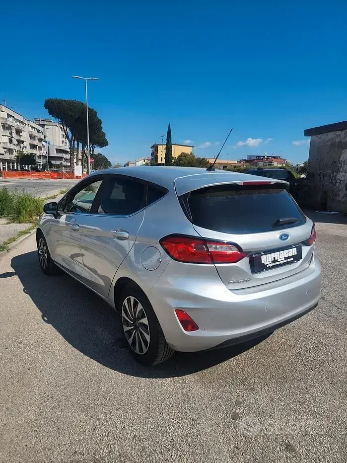Usata Ford Fiesta Titanium 75 CV (55 kW) 2023 Grigio Utilitaria