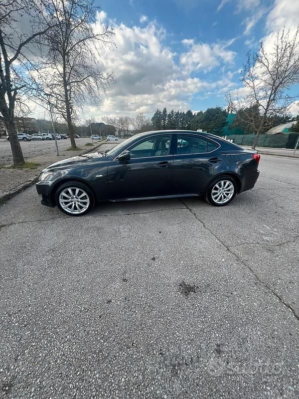 Usata Lexus IS220d Luxury Line 177 CV (130 kW) 2006 Berlina