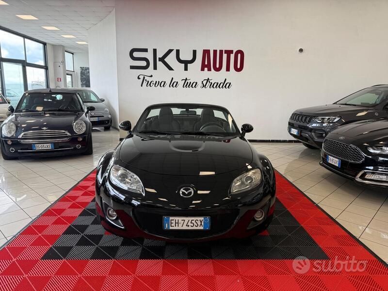 Nero Usata 2011 Mazda MX5 Cabrio | 13.990 € (Buon prezzo) - Immagine 1/4
