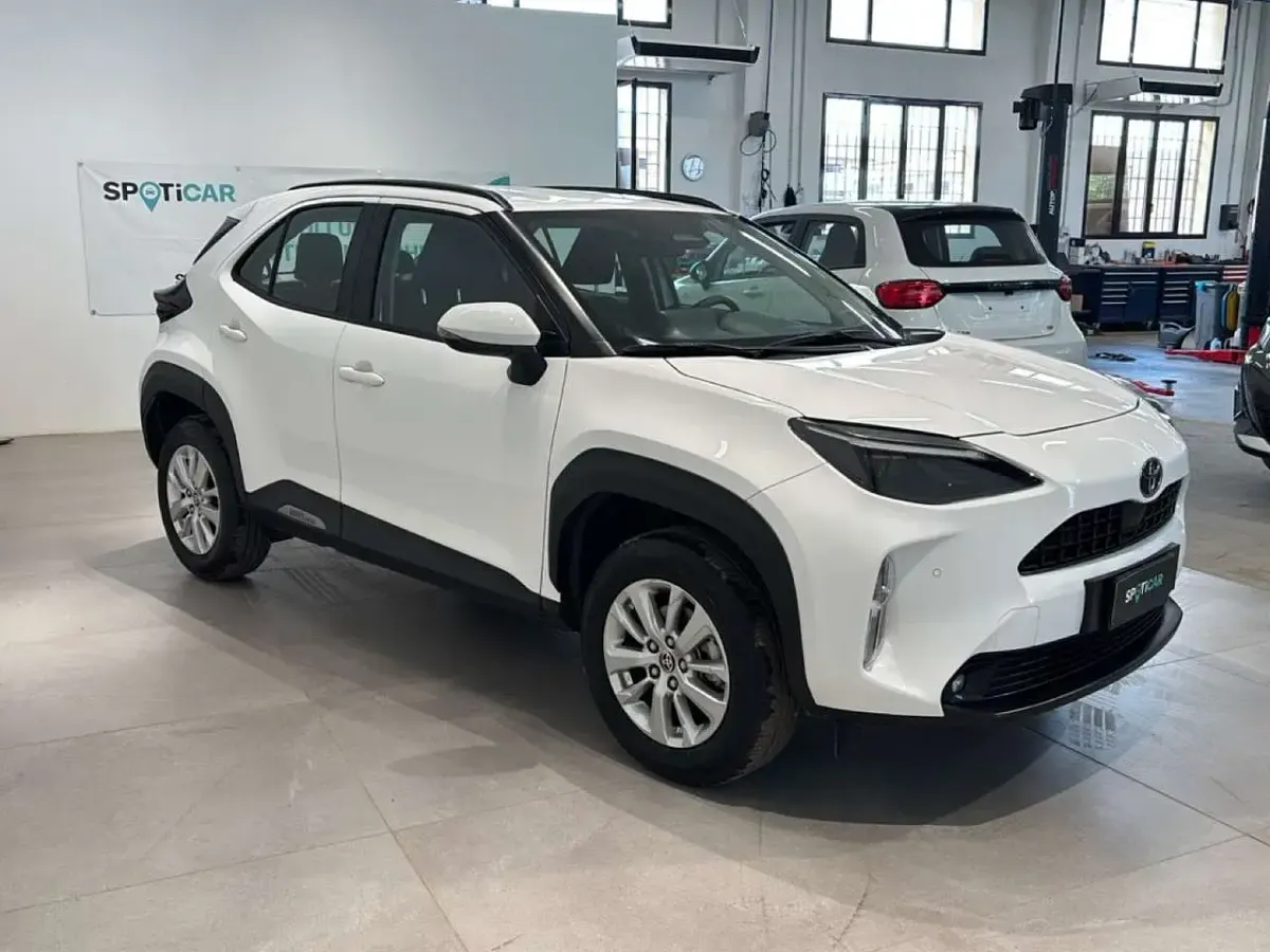 Begagnad Toyota Yaris Cross Active 116 HK (85 kW) 2025 Vit SUV
