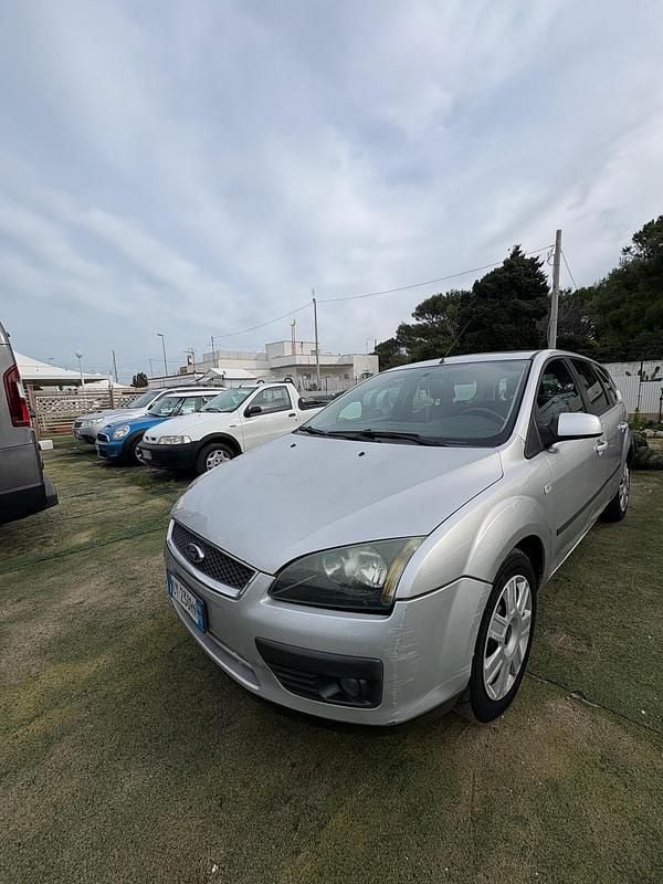 Usata Ford Focus S 90 CV (66 kW) 2005 Grigio Station wagon