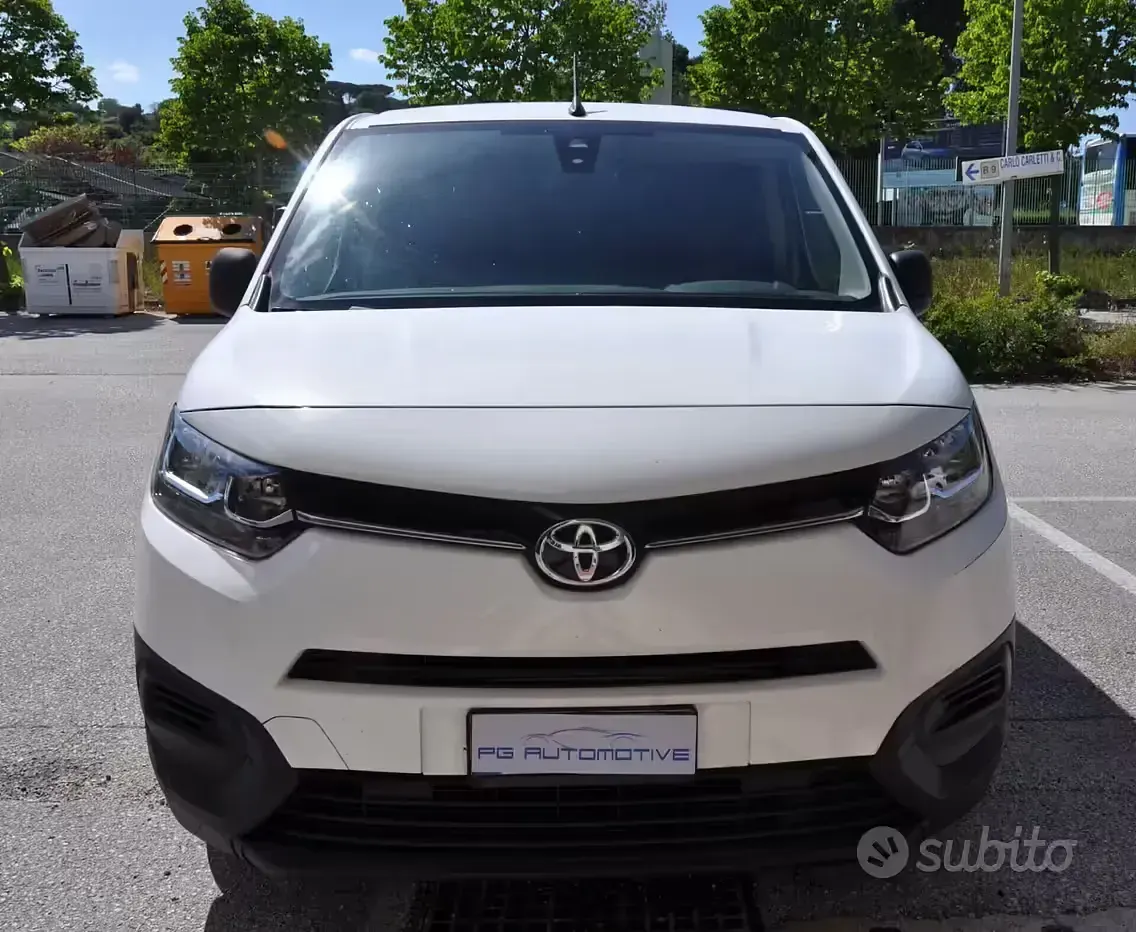 Usata Toyota Proace City Active 76 CV (55 kW) 2021 Bianco Monovolume