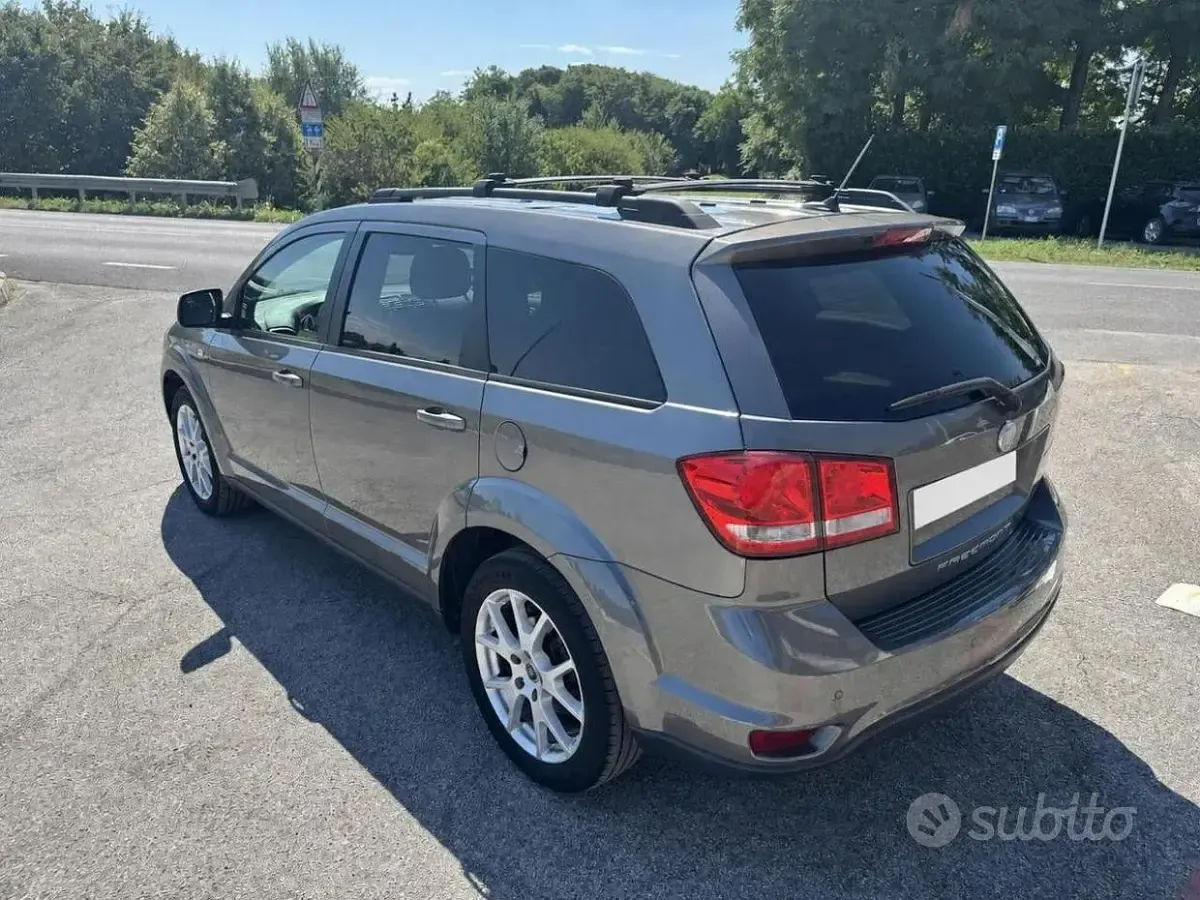 Usata Fiat Freemont Urban 140 CV (102 kW) 2011 Grigio SUV