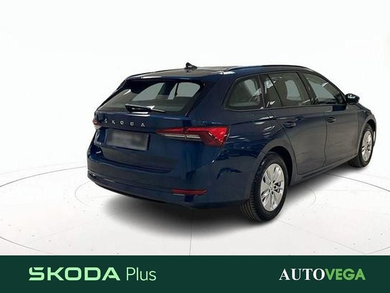 Usata Skoda Octavia Executive 150 CV (110 kW) 2023 Blu / pastello Station wagon