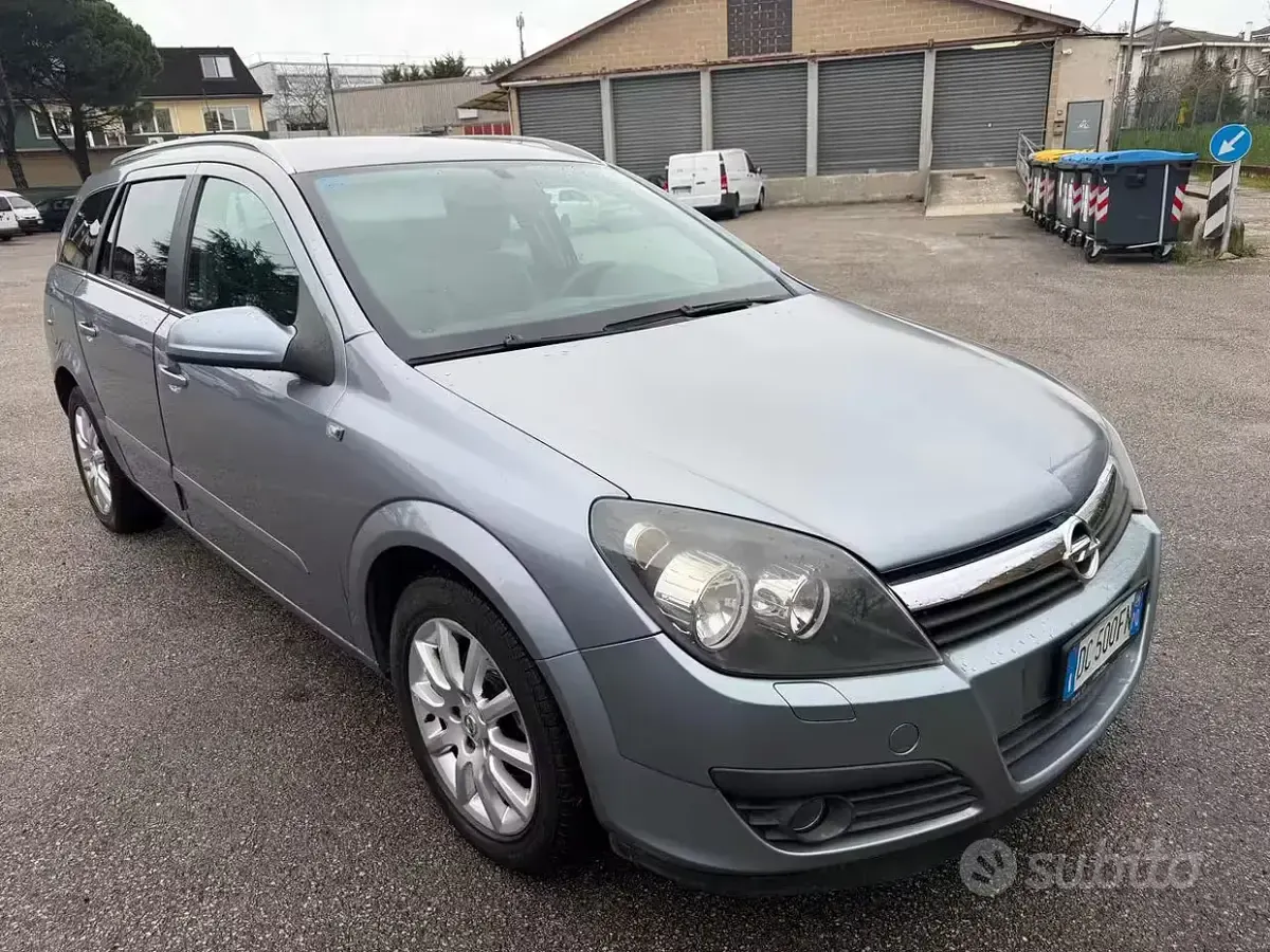 Usata Opel Astra Cosmo 101 CV (74 kW) 2006 Station wagon