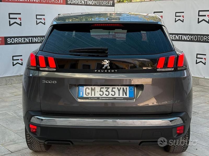 Usata Peugeot 3008 Allure 131 CV (96 kW) 2023 Grigio SUV