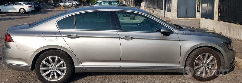 Usata VW Passat 150 CV (110 kW) 2016 Grigio Berlina