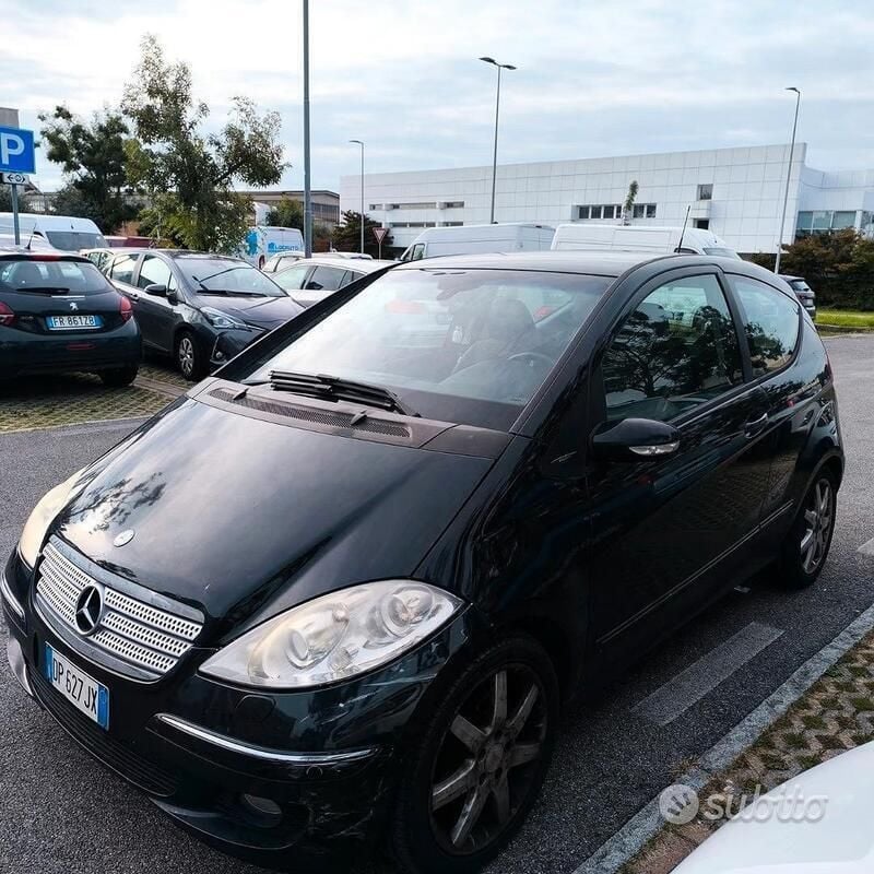 Nero Usata 2008 Mercedes A150 Coupé | 4500 € (Cara) - Immagine 1/4