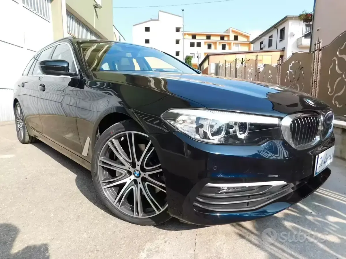 Usata BMW 530 Comfort Edition 265 CV (194 kW) 2020 Bluazzurro Station wagon