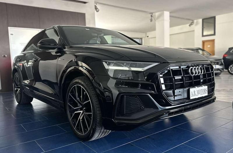 Nero Usata 2019 Audi Q8 Sport SUV | 44.999 € (Molto cara) - Immagine 1/4