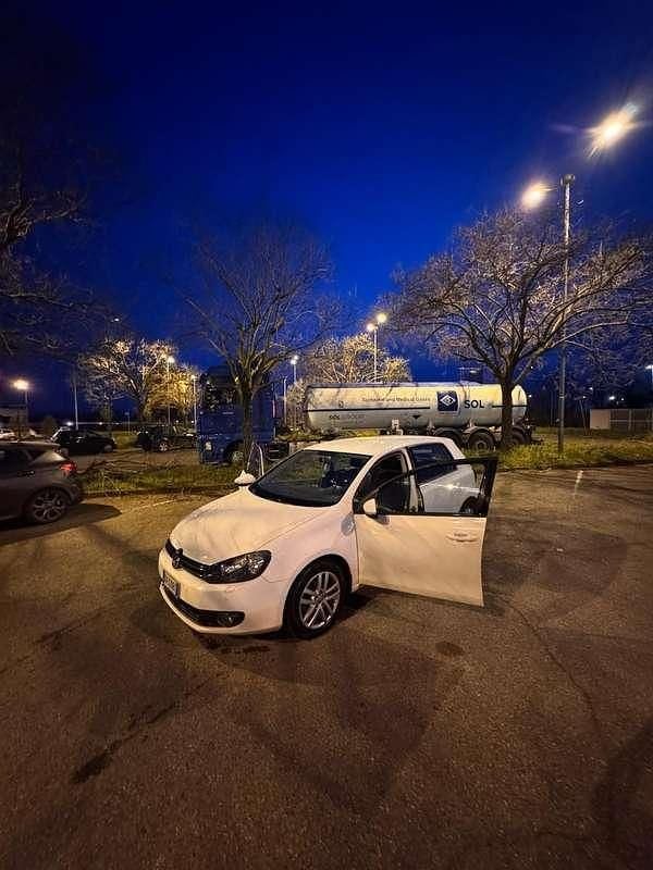 Usata VW Golf VI Highline 110 CV (80 kW) 2010 Bianco Utilitaria