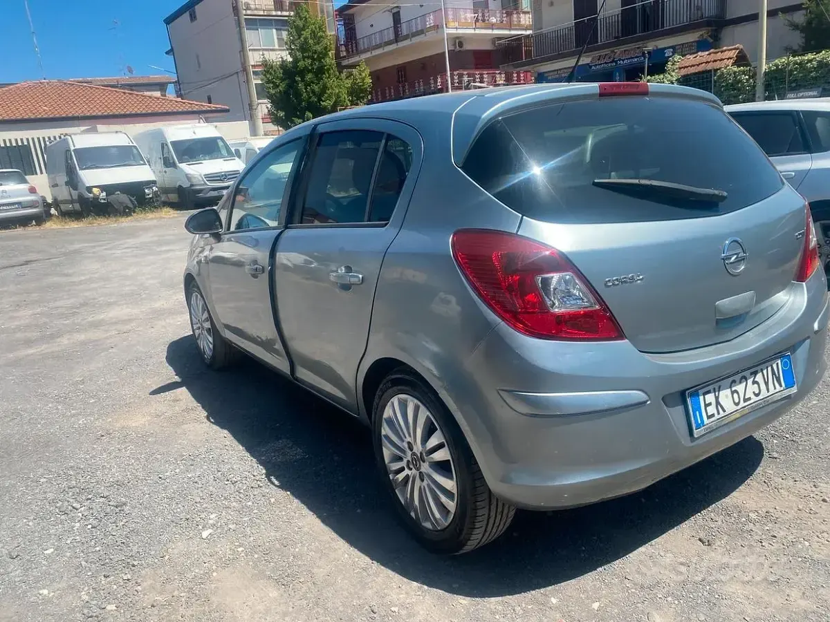 Usata Opel Corsa 75 CV (55 kW) 2012 Utilitaria
