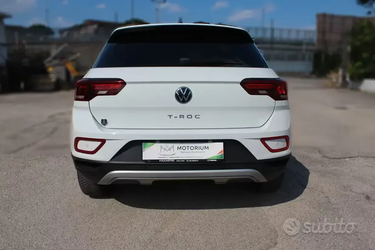 Usata VW T-Roc Life 110 CV (80 kW) 2023 Bianco SUV