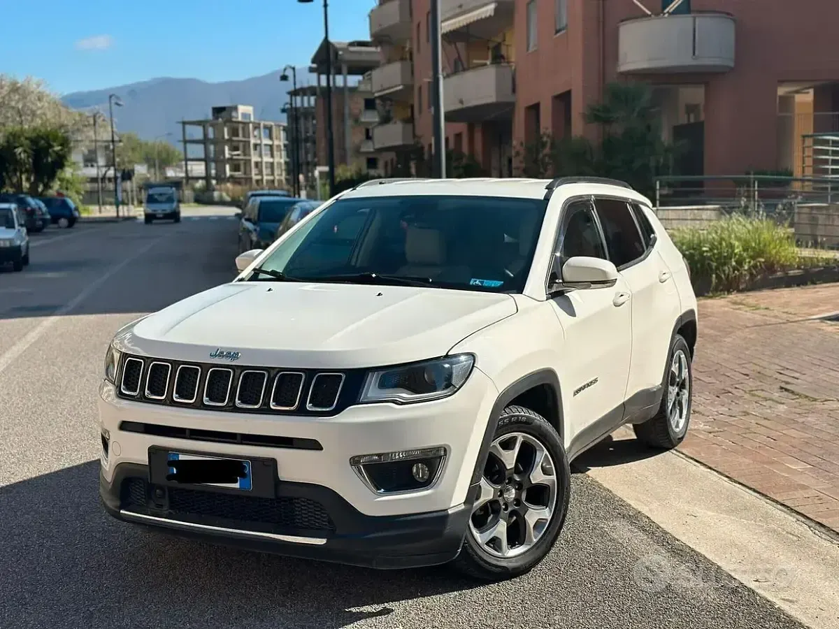 Begagnad Jeep Compass Limited 120 HK (88 kW) 2019 Vit SUV