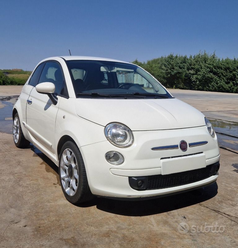 Bianco Usata 2009 Fiat 500 Due volumi | 6900 € (Buon prezzo) - Immagine 1/4
