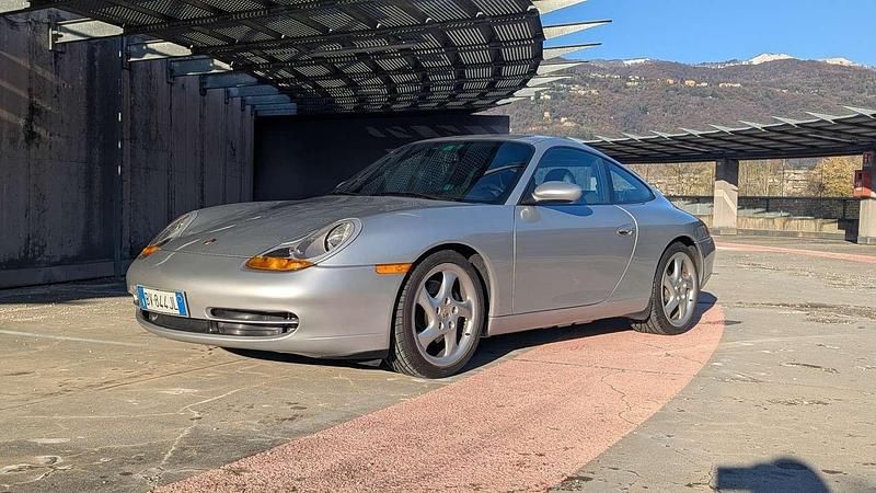 Usata Porsche 911 Carrera 300 CV (220 kW) 1998 Grigio Coupé
