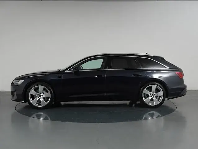 Usata Audi A6 Business 286 CV (210 kW) 2024 Blu firmamento metallizzato Station wagon