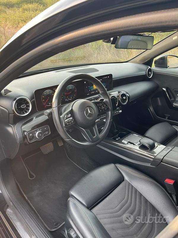 Occasion Mercedes A180 Business 116 ch (85 kW) 2018 Noir Berline