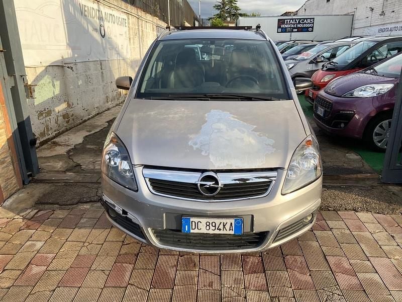 Grigio Usata 2006 Opel Zafira Club Monovolume | 1000 € (Ottimo prezzo) - Immagine 1/4