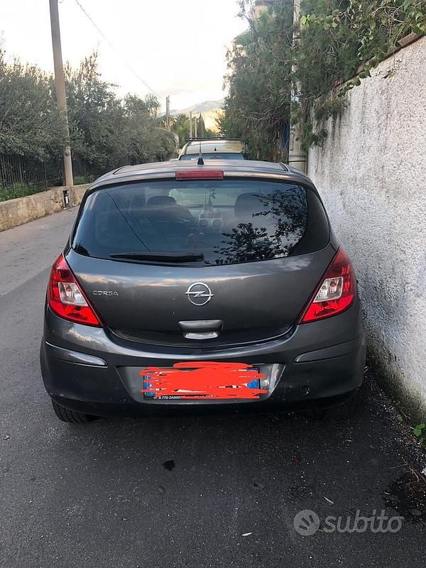 Usata Opel Corsa 86 CV (63 kW) 2012 Berlina
