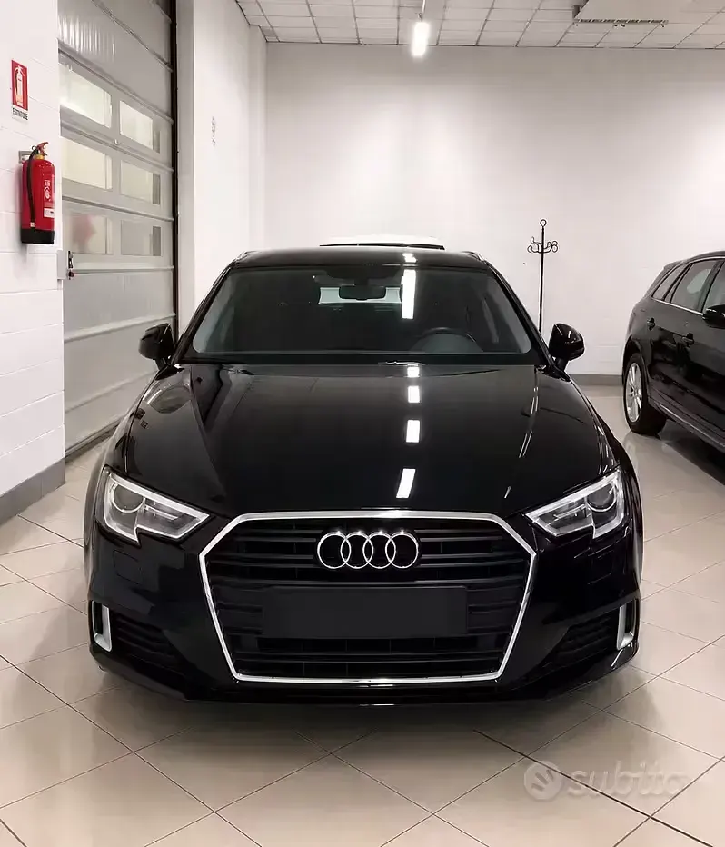 Usata Audi A3 Sportback Sport 116 CV (85 kW) 2018 Nero Utilitaria