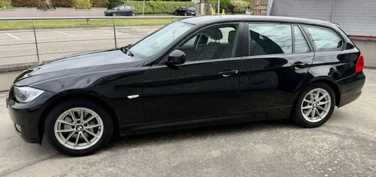 Usata BMW 318 143 CV (105 kW) 2009 Nero Station wagon