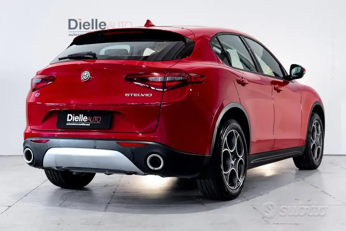 Usata Alfa Romeo Stelvio Business 201 CV (147 kW) 2019 Rosso alfa pastello SUV