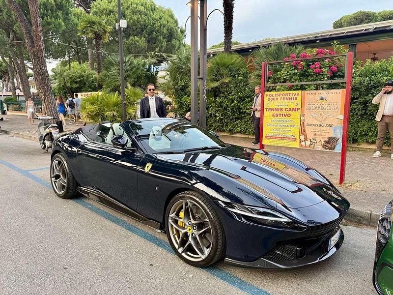 Usata Ferrari Roma 620 CV (456 kW) 2025 Blu/azzurro Cabrio