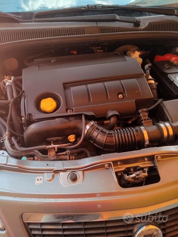 Usata Fiat Sedici 107 CV (78 kW) 2009 Grigio SUV