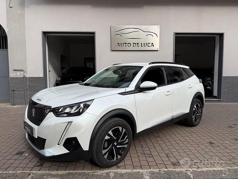 Usata Peugeot 2008 Allure 110 CV (80 kW) 2022 Bianco SUV