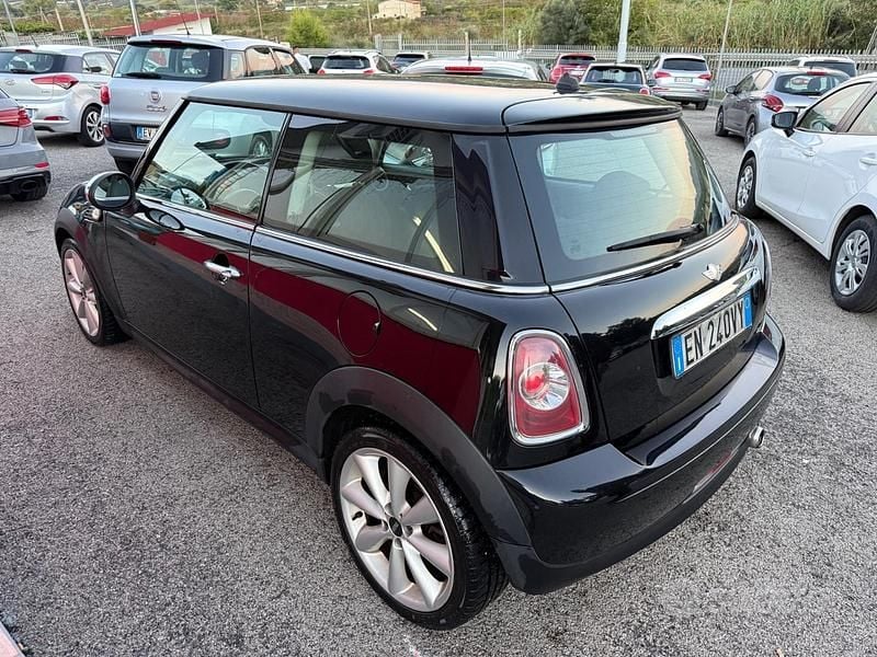 Usata Mini Cooper D 111 CV (81 kW) 2013 Nero Utilitaria