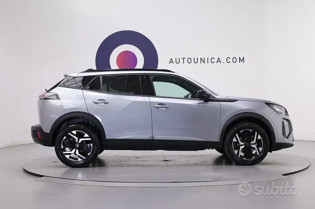 Usata Peugeot 2008 Allure 136 CV (100 kW) 2025 Grigio SUV