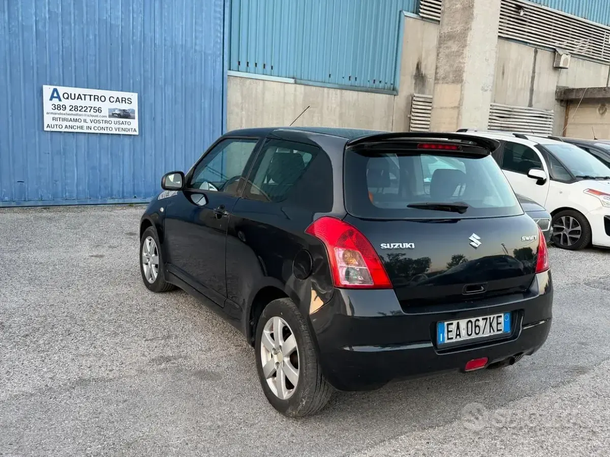 Usata Suzuki Swift GL 92 CV (67 kW) 2010 Nero Utilitaria