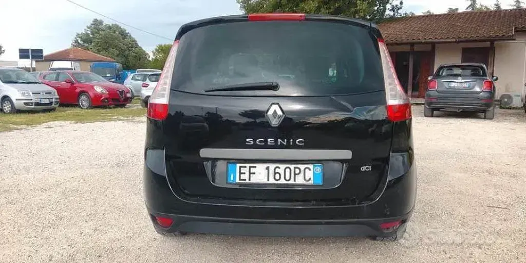 Usata Renault Scénic Dynamique 110 CV (80 kW) 2010 Nero Monovolume