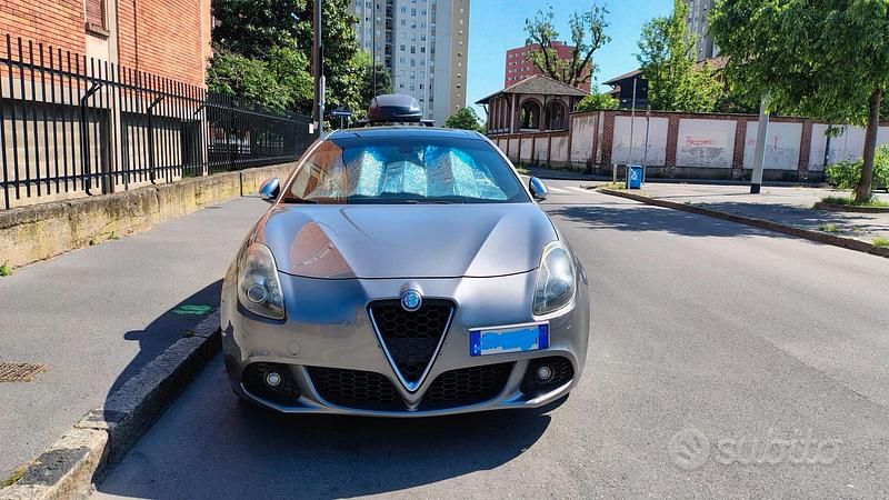 Usata Alfa Romeo Giulietta Distinctive 170 CV (125 kW) 2011 Grigio Berlina