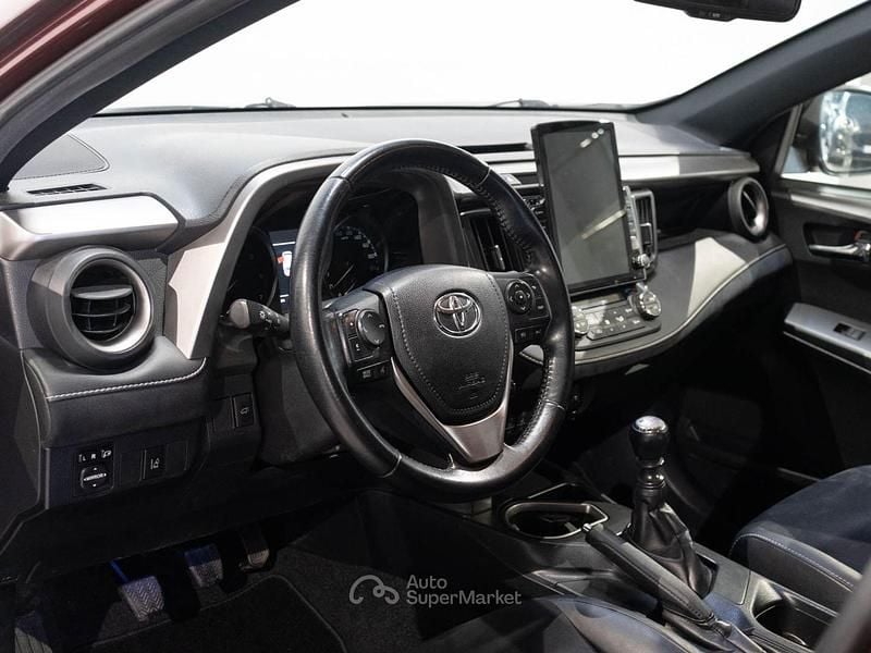 Usata Toyota RAV4 143 CV (105 kW) 2016 Rosso SUV