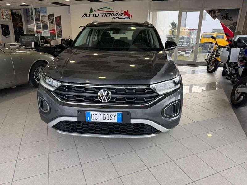 Usata VW T-Roc Life 116 CV (85 kW) 2022 Grigio SUV