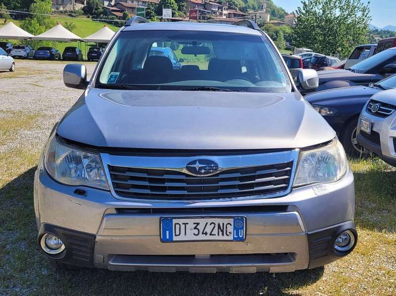 Grigio Usata 2008 Subaru Forester SUV | 1700 € (Ottimo prezzo) - Immagine 1/4