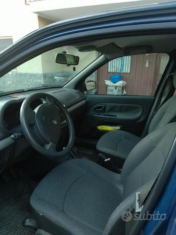 Usata Renault Clio II 75 CV (55 kW) 2008 Blu Berlina
