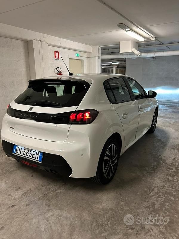 Usata Peugeot 208 101 CV (74 kW) 2023 Bianco Utilitaria