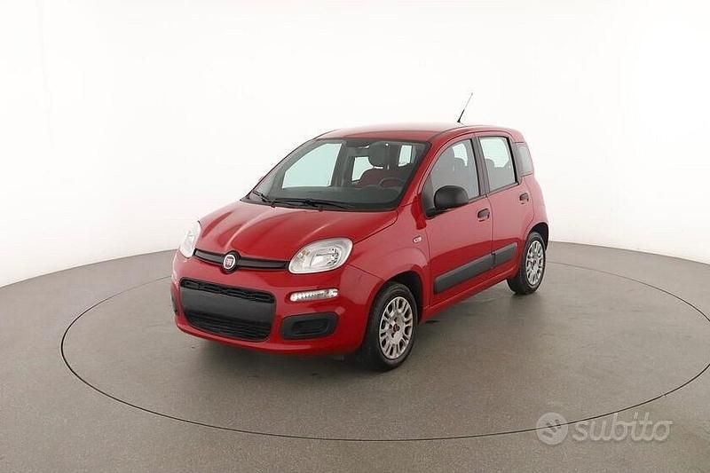 Usata Fiat Panda Easy 70 CV (51 kW) 2015 Rosso Utilitaria