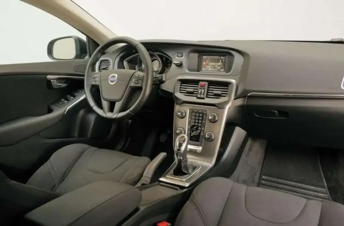 Usata Volvo V40 Business Edition 114 CV (83 kW) 2014 Berlina