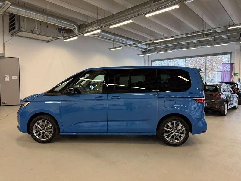 Nuova VW Multivan Life 245 CV (180 kW) 2025 Medium blue metallizzato Furgone