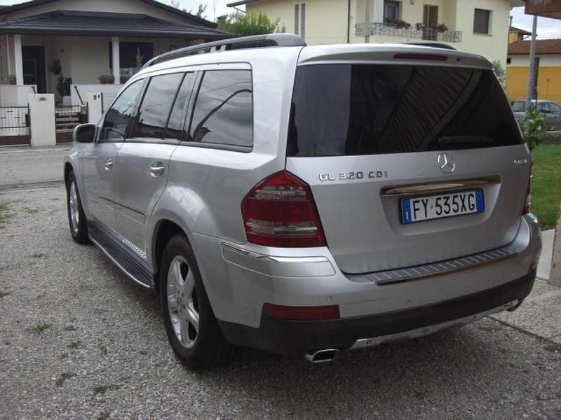 Usata Mercedes GL320 224 CV (164 kW) 2007 Argento / metallizzato SUV