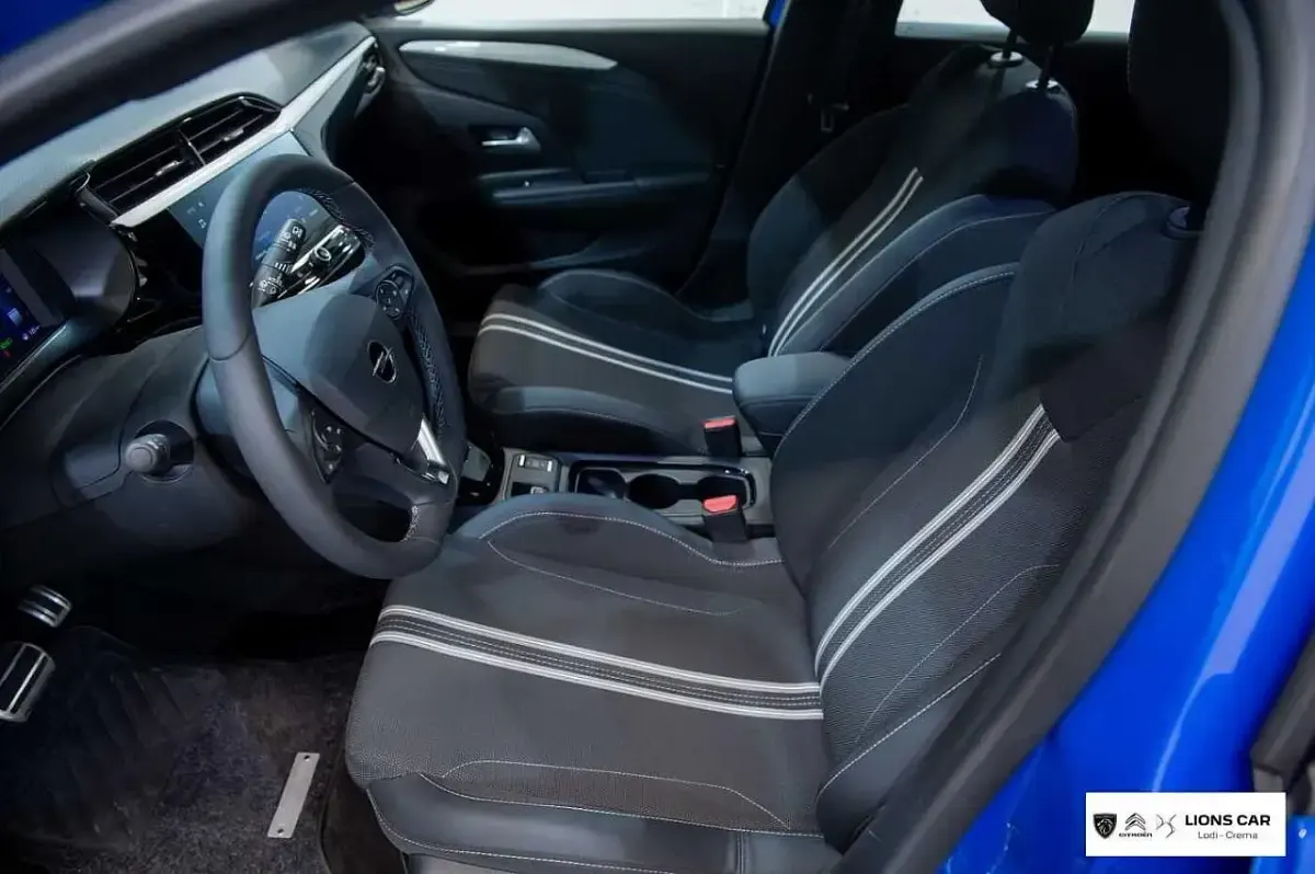 Usata Opel Corsa 110 CV (80 kW) 2026 Blu Utilitaria